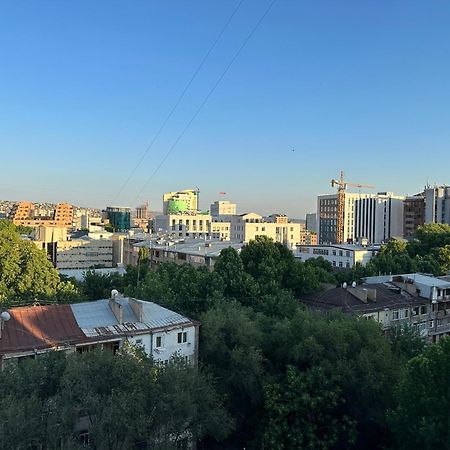 Yeznik Koghbatsi - Amiryan Crossroads 1 Bedroom Comfy Apartment With Balcony Ko100 Yerevan Exterior foto